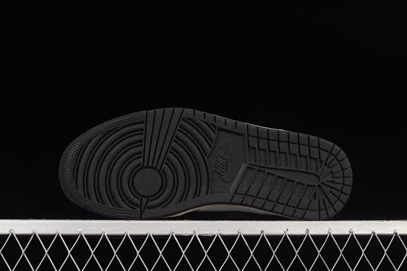 All Categories Air Jordan Jordan Series Basketball Shoes Air Jordan 1 Mid Air Jordan 1 Mid AJ1 Joe 1 Year of the Tiger Customized Chinese Basketball Shoes 554724-170